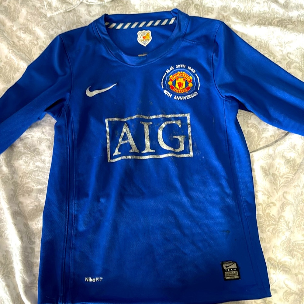 Manchester United 40th anniversary exclusive kit 08/09